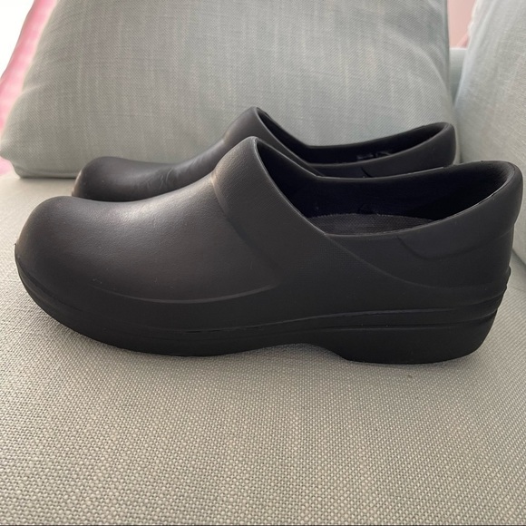 Crocs Neria Pro II Clogs, Women's Size 7 Black - Picture 6 of 12